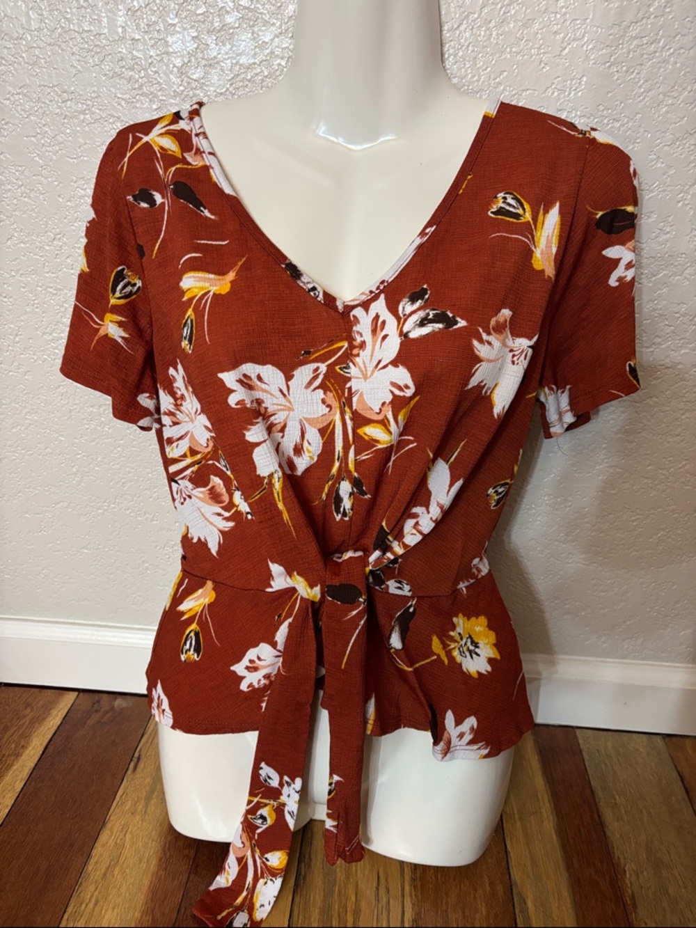 Floral Tie-Front V-Neck Top in Rust